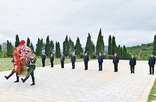 //www.news.cn/politics/leaders/2021-08/31/1127812985_16303942495431n.jpg